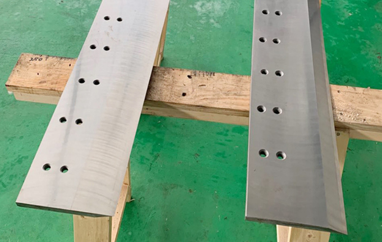 刀口鑲鋼刀(dāo)