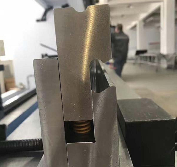 折彎機(jī)模具